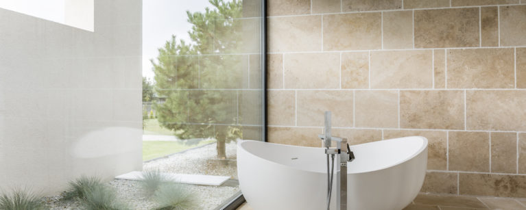 aqso_bathroom, ventilation, window, transparency, bathtub, simple design