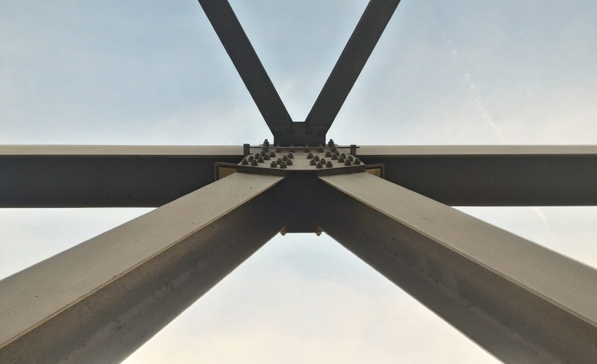 the illusion of weightless architecture