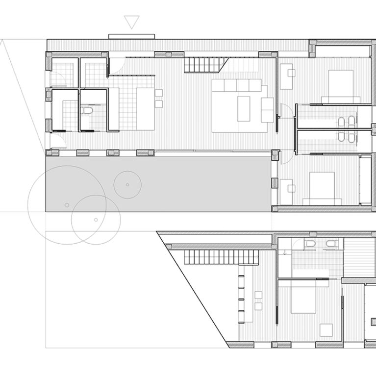 AQSO arquitectos office. Planos de la planta de la casa con el salón diáfano, los dormitorios de invitados, y el dormitorio ensuite principal en la planta primera.