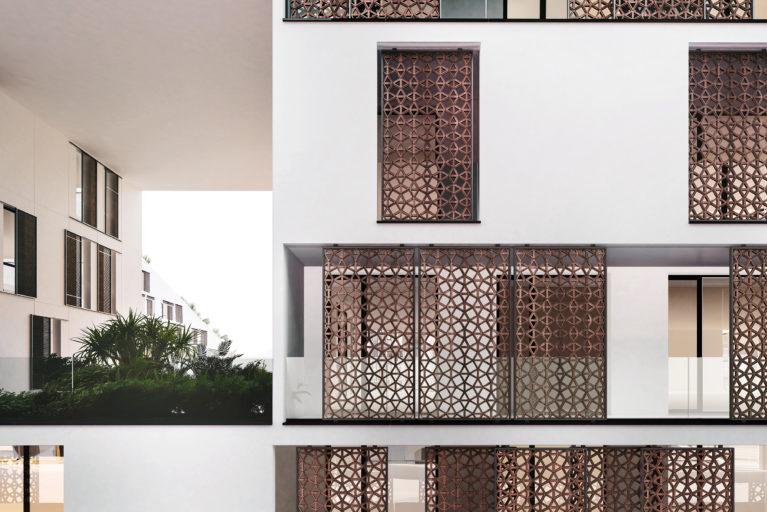 aqso arquitectos office. El diseño simple y elegante de la fachada combina balcones en corredor protegidos con paneles de madera y grandes huecos para espacios exteriores, luz y ventilación.