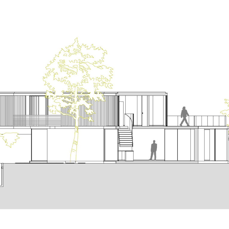 AQSO arquitectos office. La sección transversal muestra el terreno dividido en escalones de la terraza, la piscina y los niveles del suelo.